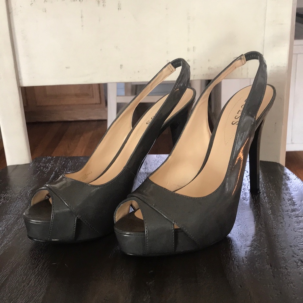 Guess pumps size 8